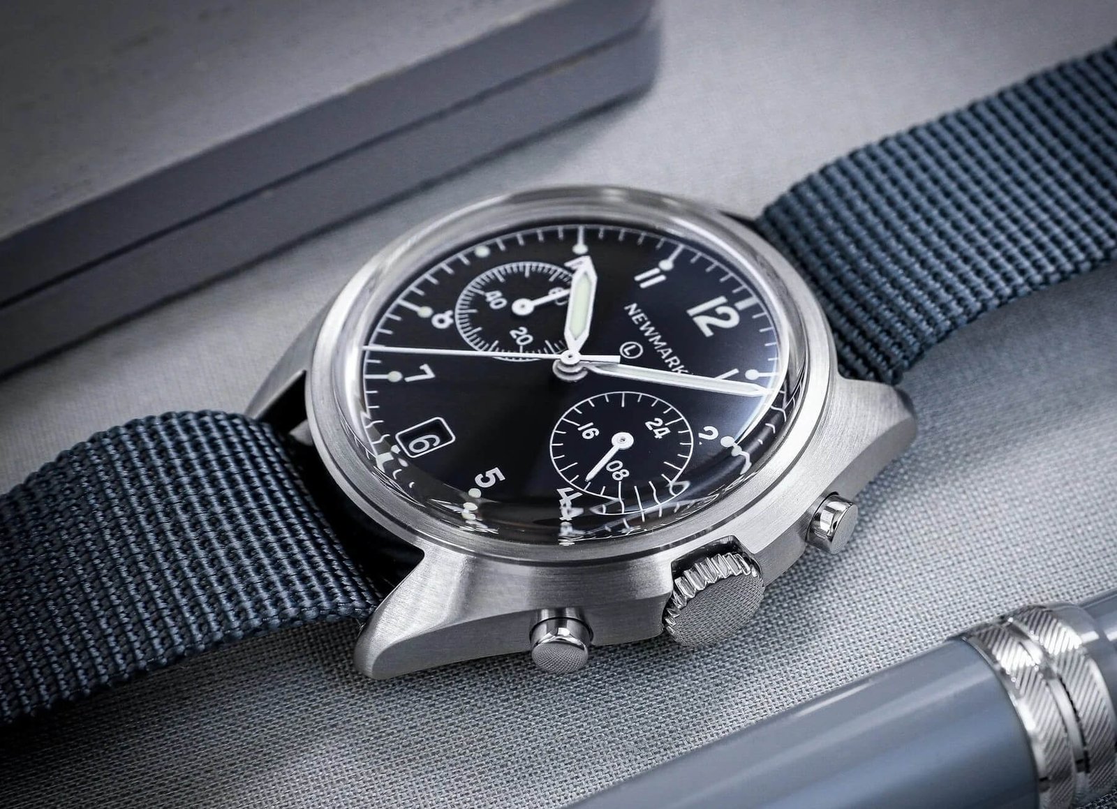 Newmark 6BB Chronograph - Date